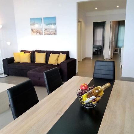 Mamamia Ac&Vista Magnifica Apartment กัวเตย์รา ภายนอก รูปภาพ